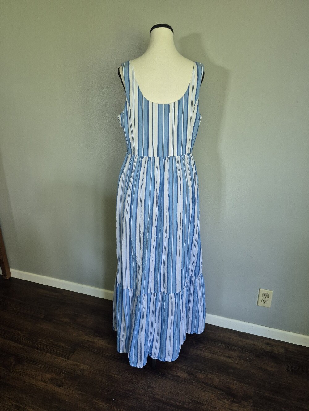 Vineyard Vines Blue Stripe Maxi Dress Size 14 - Picture 3 of 6